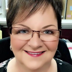 Meet your Posher, Cynthia